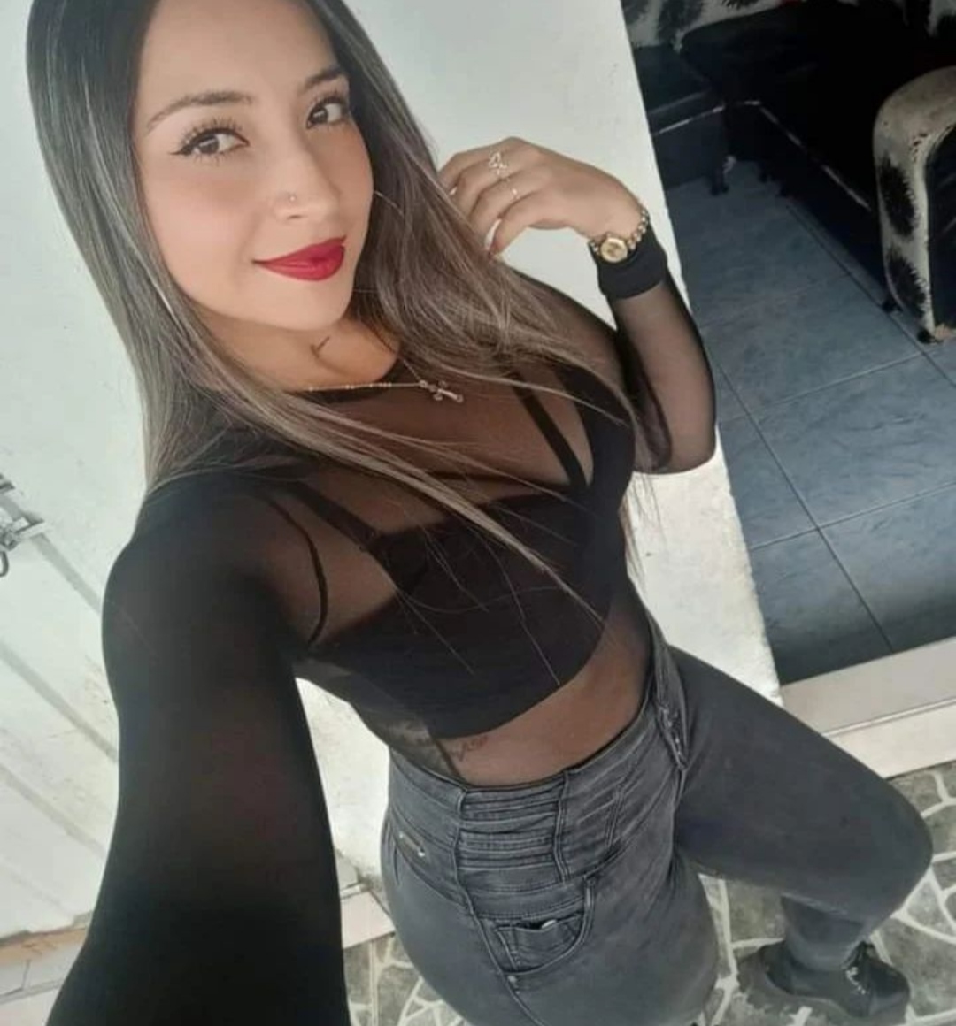 Extrovertida chica la cual está totalmente disponible para poderte complacerte